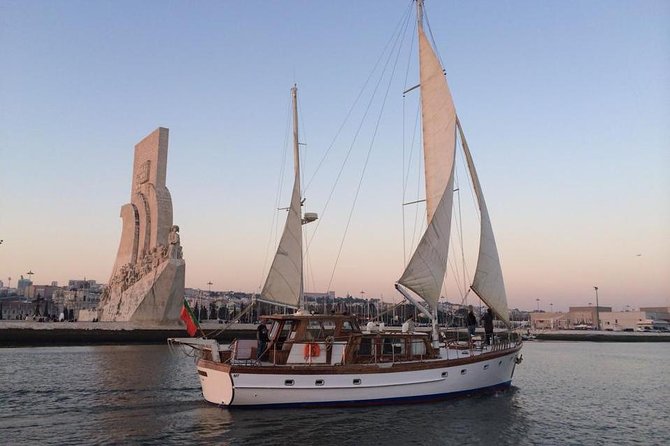 monuments lisbon boat tour
